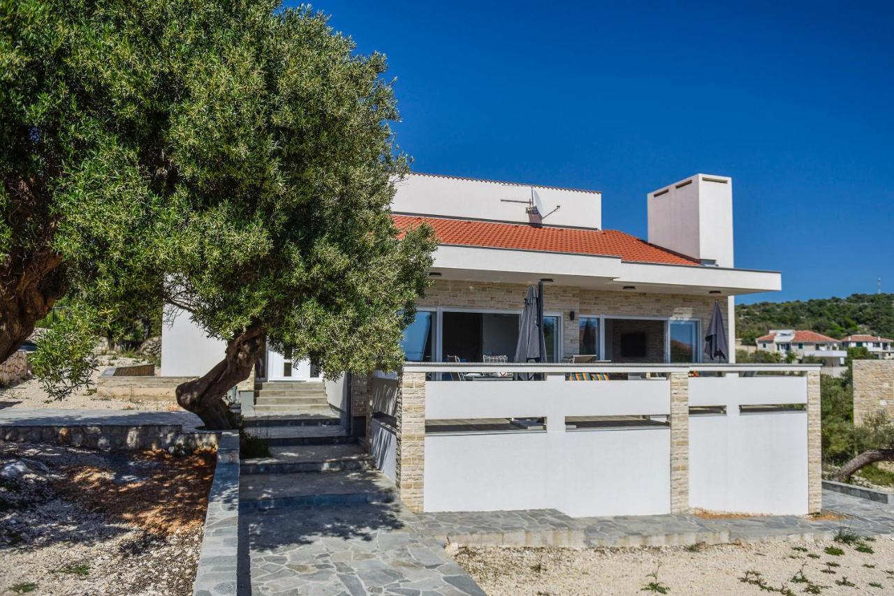 Moderner Bungalow Mit Meerblick Lun  Exterior photo