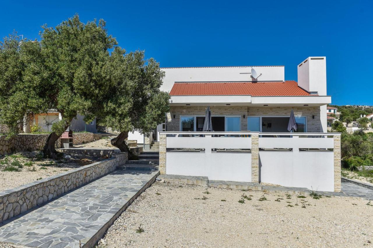 Moderner Bungalow Mit Meerblick Lun  Exterior photo